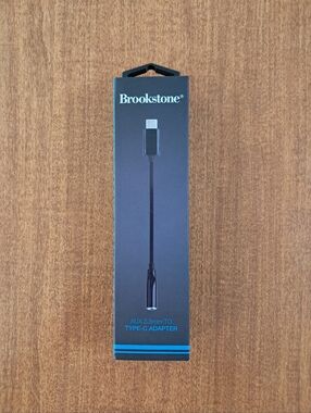 New Brookstone Aux 3.5 MM To Type C Adapter 6 Inch Electronics Phone